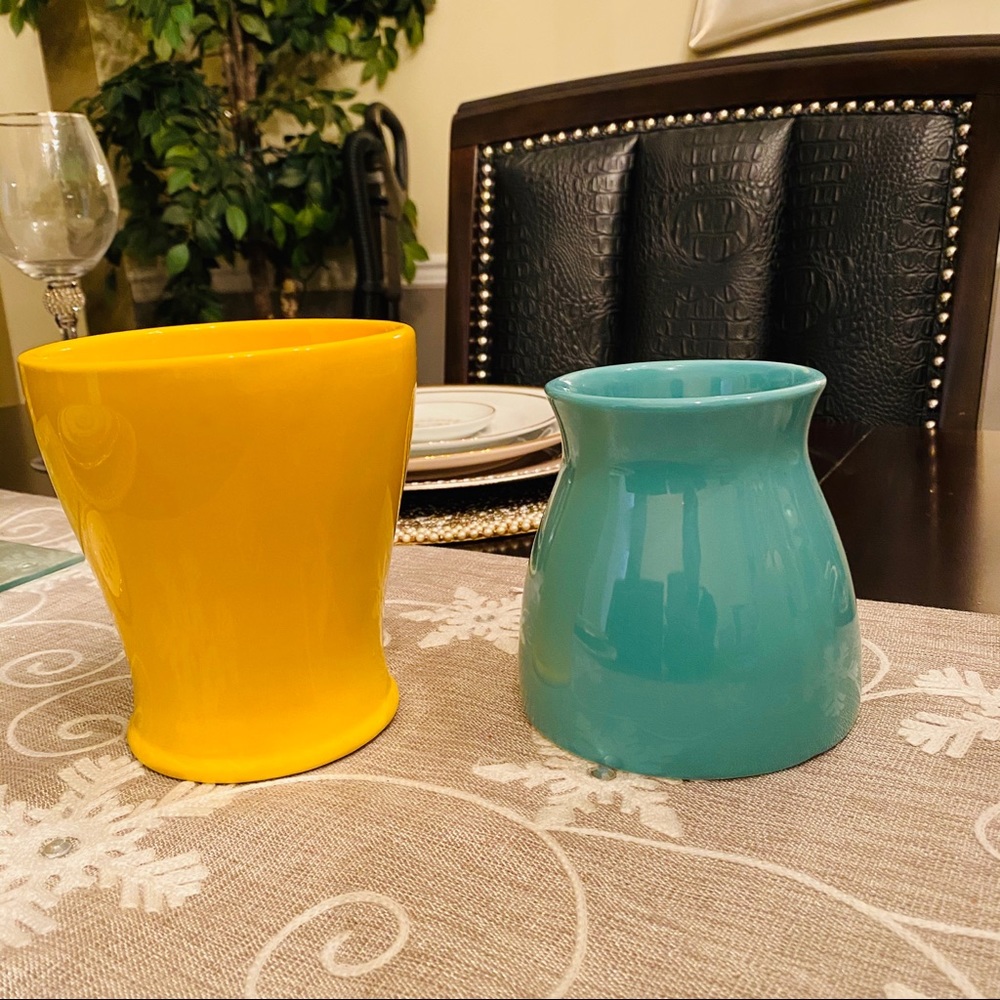 2 Edible Arrangement Flower Vases - Picture 4 of 8